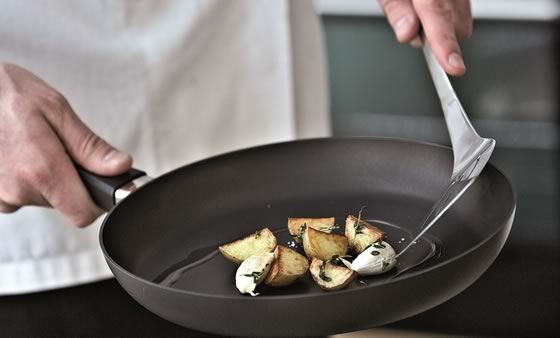 Unique non-stick surface which is extremely robust